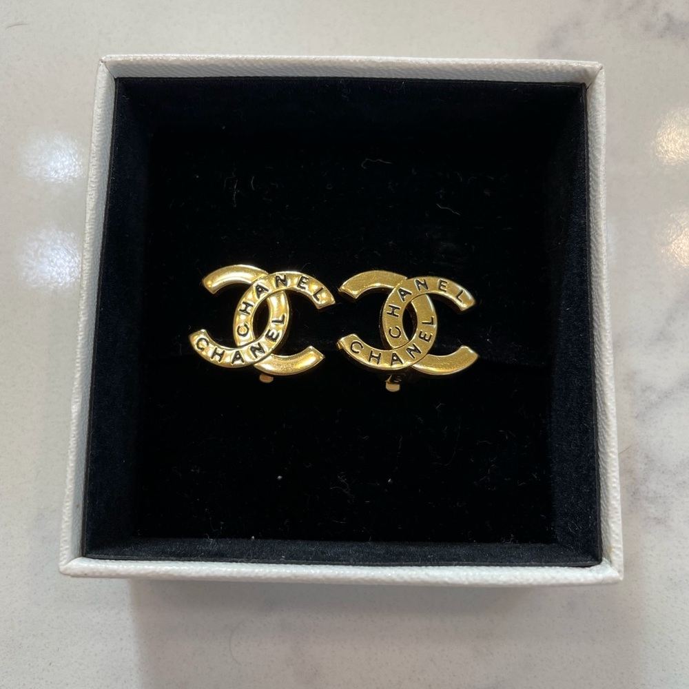 CHANEL Earrings
